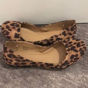 Mossimo leopard flats size 8